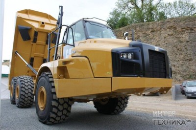  Caterpillar     Cat 740